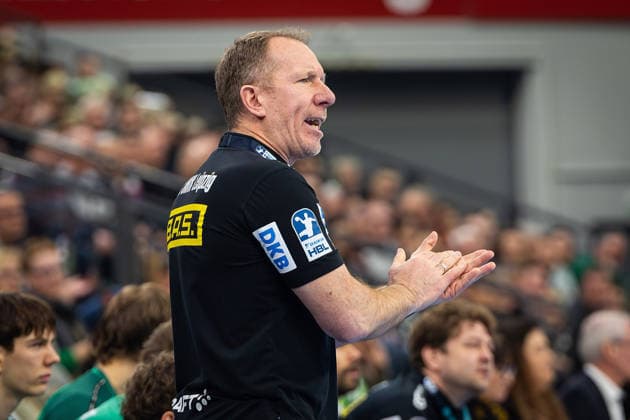 20 02 2026, xovx, Handball Daikin Handball Bundesliga, HSG Wetzlar SC DHfK Leipzig Coach Frank Carstens SC DHfK Leipzig Wetzlar Buderus Arena Hessen Germany EN