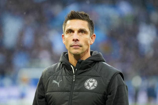 Soccer 2 Bundesliga, Matchday 23, Karlsruher SC Holstein Kiel on 21 02 2026 in Karlsruhe BBBank Wildpark , Germany, Season 2025 2026 DFB DFL REGULATIONS PROHIBIT ANY USE OF PHOTOGRAPHS as IMAGE SEQUENCES and or QUASI VIDEO Marcel Rapp Head coach KSV in focus Karlsruhe BBBank Wildpark Germany Copyright: xChristophxKinzingerx