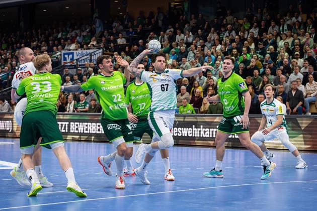 20 02 2026, xovx, Handball Daikin Handball Bundesliga, HSG Wetzlar SC DHfK Leipzig v l Moritz Preuss SC DHfK Leipzig , Georg Löwen HSG Wetzlar , Jona Schoch HSG Wetzlar , Dean Bombac SC DHfK Leipzig , Stefan Cavor HSG Wetzlar , Josip Simic HSG Wetzlar , Blaer Hinriksson SC DHfK Leipzig Wetzlar Buderus Arena Hessen Germany EN