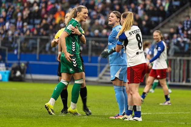 Germany Soccer, Google Pixel Womens Bundesliga 2025 26, 19 Matchday SV Werder Bremen vs Hamburger SV Volksparkstadion Hamburg Medina Desic SV Werder Bremen, 9 Facial expression, facial expression, emotions, Yellow card for Medina Desic Copyright: xSümeyyexAkcöltekinx