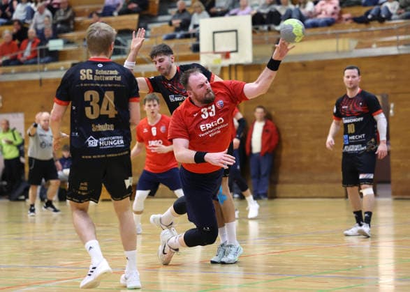 21 02 2026, Germany, Bietigheim Handball SG BBM Bietigheim II vs SG Schozach Bottwartal, Nils Boschen BBM, on the ball