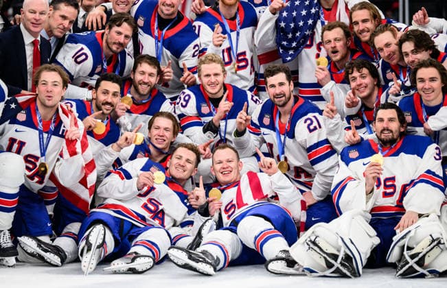260222 Matthew Tkachuk and Brady Tkachuk of USA celebrate with the team after after the men s ice hockey final between Canada and USA during day 16 of the 2026 Winter Olympics on February 22, 2026 in Milan Photo Joel Marklund BILDBYRAN kod JM JM0802 bbeng ishockey ice hockey olympic games olympics winter olympics os ol olympiska spel vinter os olympiske leker milano cortina 2026 milan cortina 2026 milano cortina 2026 olympic games milano cortina 2026 winter olympic games milano cortina os milano cortina ol vinter ol final usa united states canada kanada jubel  Copyright: JOELxMARKLUND BB260222JM089