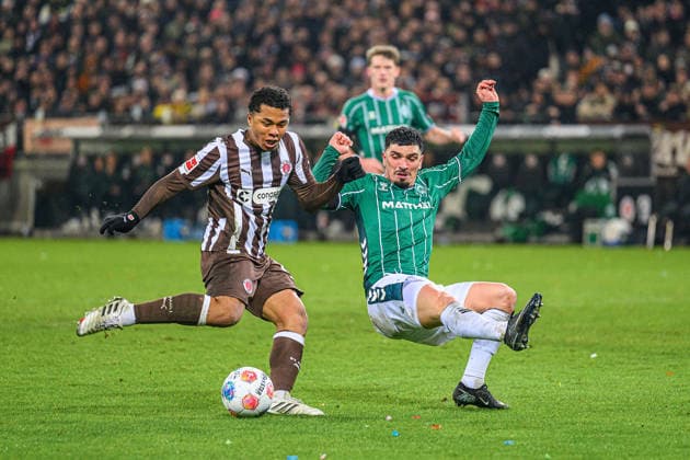 Soccer I Men I Season 2025 2026 I Bundesliga I 23 Matchday I FC St Pauli SV Werder Bremen I 22 02 2026 Joel Chima Fujita 16, FC St Pauli , Cameron Castro 18, SV Werder Bremen Hamburg Millerntor Stadion Hamburg Germany Copyright: xLobecax xHenningxRohlfsx