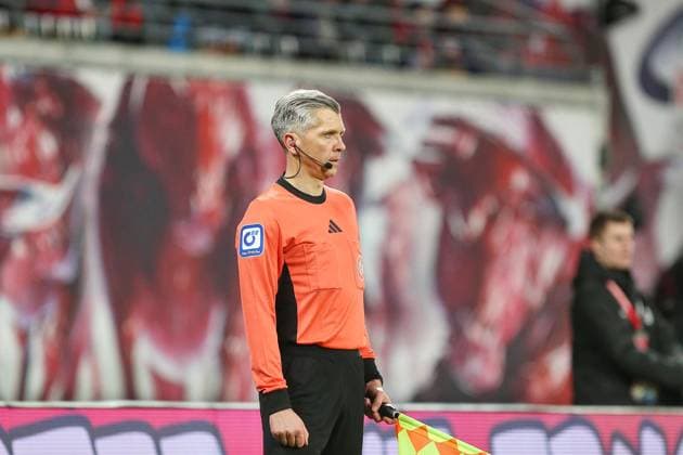 Leipzig, Saxony, Germany, 21 02 2026 Red Bull Arena 23 Matchday, Season 2025 26, 1 Soccer Bundesliga RB Leipzig Borussia Dortmund Thomas Stein, Referee Copyright: xdtsxNachrichtenagenturx dts_108016