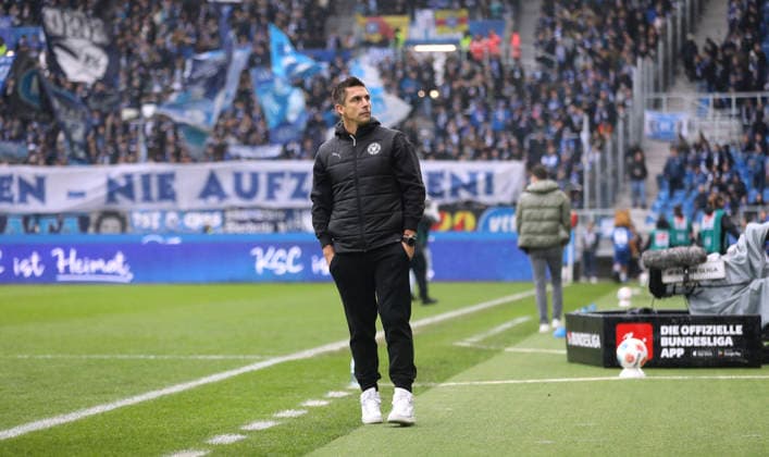 Photo skeptical face of coach Marcel RAPP Kiel Soccer 2 Bundesliga , 23 Matchday on Sat 11 02 2026 Karlsruher SC Holstein Kiel