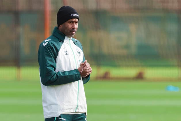 Coach Daniel Thioune Werder Bremen looks dejected, Bundesliga, Training Werder Bremen, Training ground at Weserstadion, February 25, 2026 in Bremen, Germany Photo by Marco Steinbrenner DeFodi Images Coach Daniel Thioune Werder Bremen looks dejected, Bundesliga, Training Werder Bremen, Trainingsplatz am Weserstadion, February 25, 2026 in Bremen, Germany Photo by Marco Steinbrenner DeFodi Images DFB DFL REGULATIONS PROHIBIT ANY USE OF PHOTOGRAPHS AS IMAGE SEQUENCES AND OR QUASI VIDEO