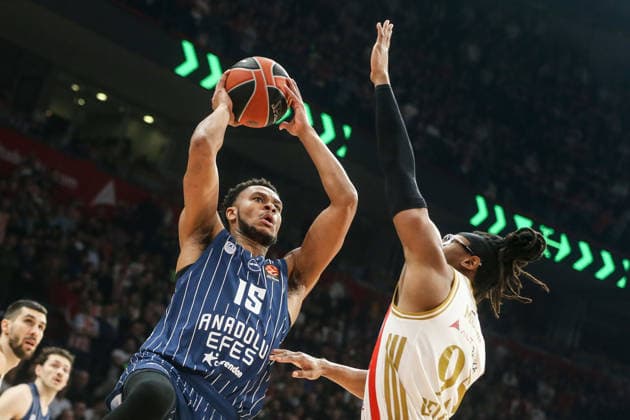 Crvena Zvezda v Anadolu Efes - Euroleague BELGRADE, SERBIA - FEBRUARY 25: Players in action during Euroleague basketball match between Crvena Zvezda and Anadolu Efes in Belgrade, Serbia on February 25, 2026. Filip Stevanovic Anadolu Belgrade Serbia. Editorial use only. Please get in touch for any other usage. Copyright: x2026xAnadoluxFilipxStevanovicx