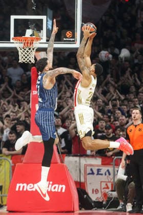Crvena Zvezda v Anadolu Efes - Euroleague BELGRADE, SERBIA - FEBRUARY 25: Players in action during Euroleague basketball match between Crvena Zvezda and Anadolu Efes in Belgrade, Serbia on February 25, 2026. Filip Stevanovic Anadolu Belgrade Serbia. Editorial use only. Please get in touch for any other usage. Copyright: x2026xAnadoluxFilipxStevanovicx