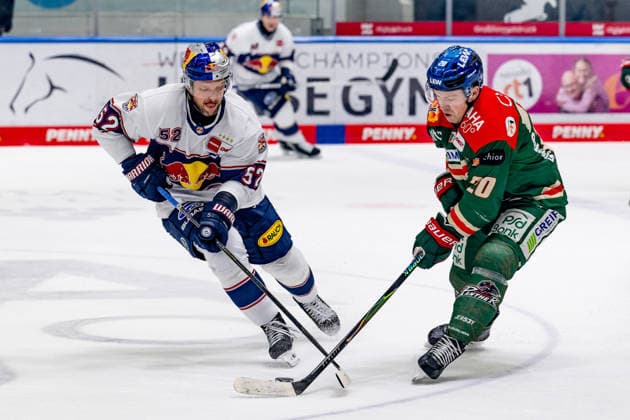 Fight for the puck duel between Patrick Hager EHC Red Bull Muenchen, 52 and Cody Kunyk Augsburger Panther, 20 GER, Augsburger Panther vs EHC Red Bull Muenchen, Ice Hockey, DEL, 46 Matchday, Season 2025 2026, 27 02 2026 GER, Augsburger Panther vs EHC Red Bull Muenchen, Ice Hockey, DEL, 46 Matchday, Season 2025 2026, 27 02 2026 Augsburg Copyright: xEibner-Pressefoto HeikexFeinerx EP_HFR