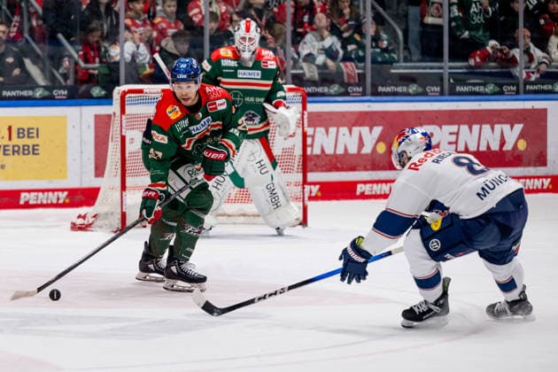 Battle for the puck duel between Madison Bowey Augsburger Panther, 22 and Tobias Rieder EHC Red Bull Muenchen, 8 GER, Augsburger Panther vs EHC Red Bull Muenchen, Ice Hockey, DEL, 46 Matchday, Season 2025 2026, 27 02 2026 GER, Augsburger Panther vs EHC Red Bull Muenchen, Ice Hockey, DEL, 46 Matchday, Season 2025 2026, 27 02 2026 Augsburg Copyright: xEibner-Pressefoto HeikexFeinerx EP_HFR