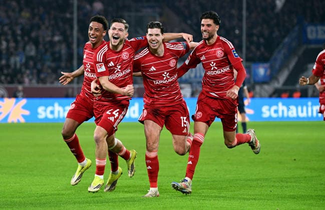 Soccer, 2 Bundesliga, Germany, Men, Season 2025 2026, Matchday 24, Merkur Spiel Arena Düsseldorf, Fortuna Düsseldorf VfL Bochum 2 1 Cheering Florent Muslija F95 after his goal for 2 0, together with Sima Suso F95 , Cedric Itten F95 , Anouar El Azzouzi F95 Cheering, joy, action