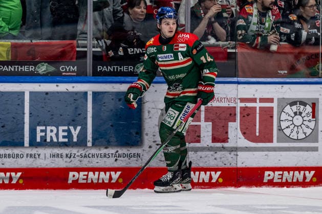 Donald D J Busdeker Augsburger Panther, 14 GER, Augsburger Panther vs EHC Red Bull Muenchen, Ice Hockey, DEL, 46 Matchday, Season 2025 2026, 27 02 2026 GER, Augsburger Panther vs EHC Red Bull Muenchen, Ice Hockey, DEL, 46 Matchday, Season 2025 2026, 27 02 2026 Augsburg Copyright: xEibner-Pressefoto HeikexFeinerx EP_HFR