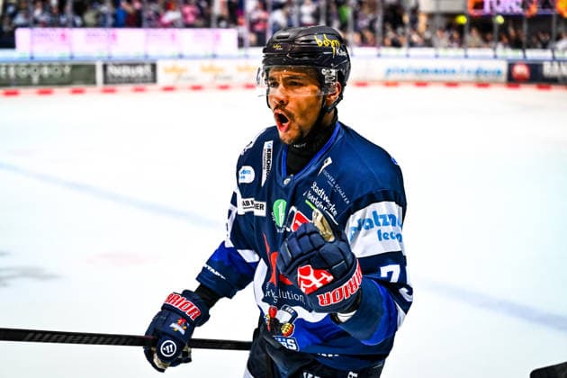 Goalscorer Colin Ugbekile Iserlohn Roosters, 79 , GER, Iserlohn Roosters vs Augsburger Panther, Ice Hockey, Penny DEL, 47 Matchday, Season 2025 2026, 01 03 2026, GER, Iserlohn Roosters vs Augsburger Panther, Ice Hockey, Penny DEL, 47 Matchday, Season 2025 2026, 01 03 2026 Iserlohn Copyright: xJonasxBrockmann Eibner-Pressefotox EP_JBN