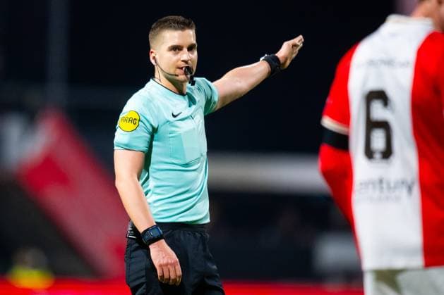 EMMEN , 02 03-2026 , Stadium Oude Meerdijk , season 2025 2026 , Dutch Keuken Kampioen Divisie football , match between FC Emmen and Jong FC Utrecht , picture shows Referee Hardeman Emmen - Jong Utrecht  x202039619x Copyright: