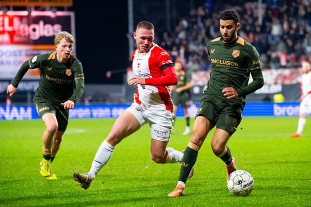 EMMEN , 02 03-2026 , Stadium Oude Meerdijk , season 2025 2026 , Dutch Keuken Kampioen Divisie football , match between FC Emmen and Jong FC Utrecht , picture shows FC Emmen player Freddy Quispel FC Utrecht player Emirhan Demircan Emmen - Jong Utrecht  x202040433x Copyright: