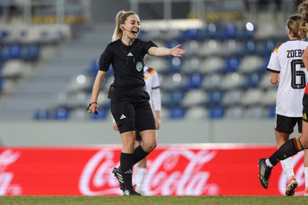 Referee Julia Boike gestures, gestures during the match between Germany U23 and Belgium U23, Lohrheidestadion on 06 March 2026 in Bochum, Germany Photo by Oliver Kaelke DeFodi Images Referee Julia Boike gestures during the match between Germany and Belgium at Lohrheidestadion on March 6, 2026 in Bochum, Germany Photo by Oliver Kaelke DeFodi Images DFL regulations prohibit any use of photographs as image sequences and or quasi video Photo by Oliver Kaelke DeFodi Images