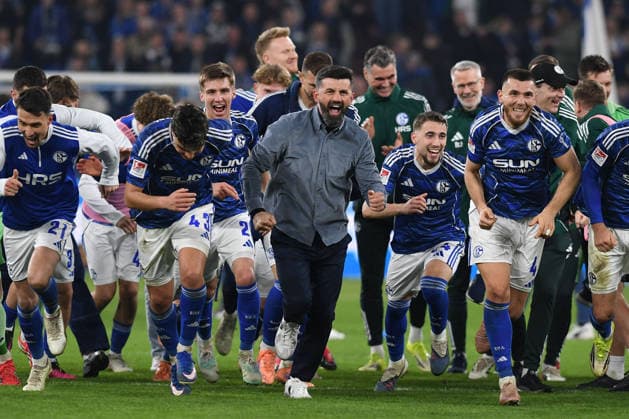 Player and coach Miron Muslic FC Schalke 04 celebrating, cheering during the 2 Bundesliga match between FC Schalke 04 and Arminia Bielefeld, Veltins Arena on March 06, 2026 in Gelsenkirchen, Germany Photo by Ralf Treese DeFodi Images Player and coach Miron Muslic FC Schalke 04 celebrates, celebrating during the 2 Bundesliga match between FC Schalke 04 and Arminia Bielefeld at Veltins Arena on March 6, 2026 in Gelsenkirchen, Germany Photo by Ralf Treese DeFodi Images Photo by Ralf Treese DeFodi Images