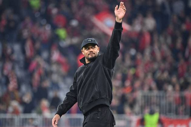 Final cheer coach Vincent KOMPANY Bayern Muenchen, cheering, joy, enthusiasm, single image, cropped single motif, half figure, half figure, Football 1 Bundesliga season 2025 2026, 25 match day, match day 25 FC Bayern Muenchen Borussia Moenchengladbach 3 1 on 06 03 2026 , A L L I A N Z A R E N A