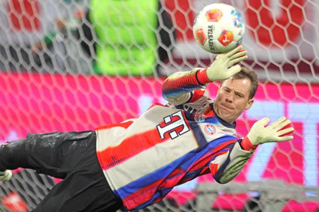 1 Manuel Neuer FCB Aufwaermen, Aufwaermtrikot, portrait, portrait, parade, flies, on the ball, football 1 BL FC Bayern München Borussia Mönchengladbach 06 03 2026 Allianz Arena PHOTO Mladen Lackovic LakoPress