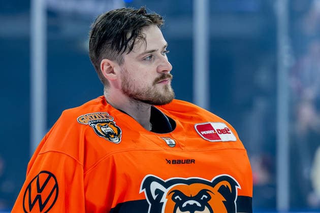 Dustin Strahlmeier Goalkeeper, Grizzlys Wolfsburg, 1 in the Starting Six Portrait Portrait GER, EHC Red Bull Muenchen vs Grizzlys Wolfsburg, Ice Hockey, DEL, 49 Matchday, Season 2025 2026, 06 03 2026 GER, EHC Red Bull Muenchen vs Grizzlys Wolfsburg, Ice Hockey, DEL, 49 Matchday, Season 2025 2026, 06 03 2026 Muenchen Copyright: xEibner-Pressefoto HeikexFeinerx EP_HFR