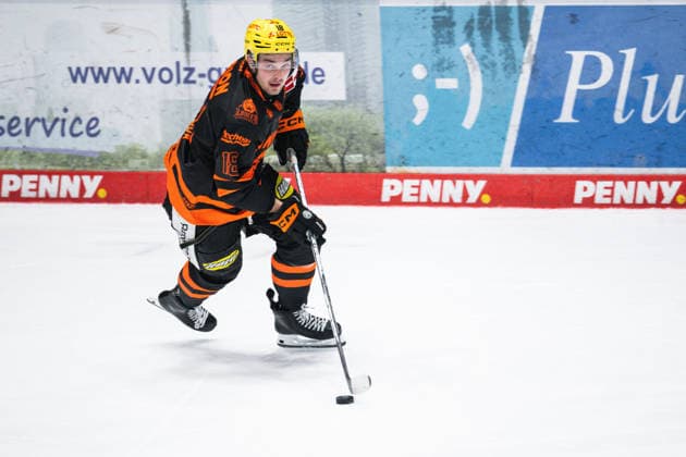 Eric Uba Loewen Frankfurt, 18 GER, Loewen Frankfurt vs Iserlohn Roosters, Ice Hockey, Penny DEL, 49 Matchday, Season 2025 2026, 06 03 2026 Eibner Pressefoto Attila Ziga GER, Loewen Frankfurt vs Iserlohn Roosters, Ice Hockey, Penny DEL, 49 Matchday, Season 2025 2026, 06 03 2026 Frankfurt Copyright: xEibner-Pressefotox EP_AZA