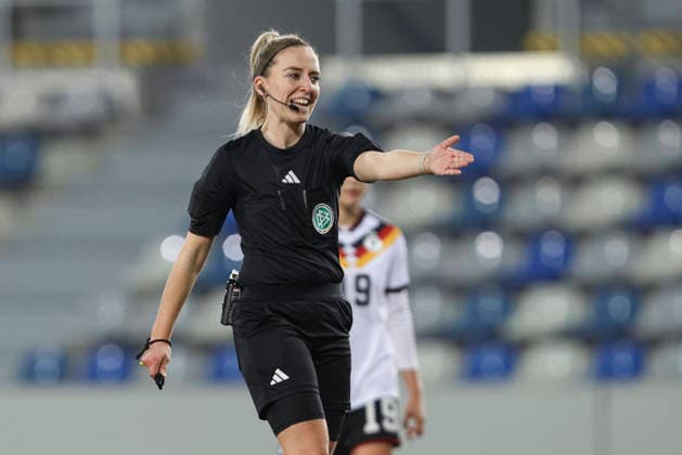 Referee Julia Boike gestures, gestures during the match between Germany U23 and Belgium U23, Lohrheidestadion on 06 March 2026 in Bochum, Germany Photo by Oliver Kaelke DeFodi Images Referee Julia Boike gestures during the match between Germany and Belgium at Lohrheidestadion on March 6, 2026 in Bochum, Germany Photo by Oliver Kaelke DeFodi Images DFL regulations prohibit any use of photographs as image sequences and or quasi video Photo by Oliver Kaelke DeFodi Images