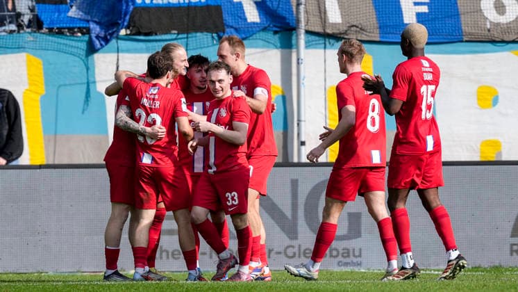 Players of TSV Havelse 1912, cheer about the goal to 0 1, jubilation, goal celebration, celebrate the goal, goal, celebration, cheers about the goal, rejoicing, joy, rejoices, optimistic, positive, game scene, Highlight, Action, Action, 08 03 2026, Mannheim Germany , Soccer, 3 Liga, SV Waldhof Mannheim TSV Havelse, DFB DFL REGULATIONS PROHIBIT ANY USE OF PHOTOGRAPHS AS IMAGE SEQUENCES AND OR QUASI VIDEO xozx