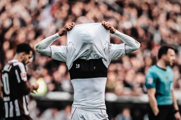 Soccer Men Season 2025 2026 Soccer Bundesliga 25 Matchday FC St Pauli vs Eintracht Frankfurt 08 03 2026 Jean Bahoya 19, Eintracht Frankfurt is angry about the draw after the final whistle and pulls the jersey over his face Hamburg Millerntor Stadium Hamburg Germany