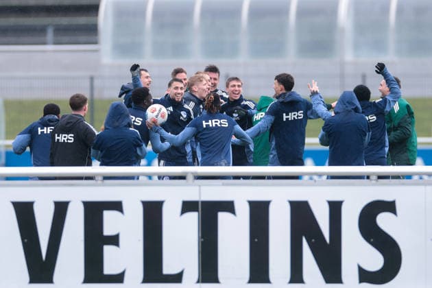 11 03 2026 Soccer training of FC Schalke 04 The players of S04 cheer after a training match Gelsenkirchen training ground FC Schalke 04 NRW Germany xRHR PHOTO YYx Copyright: RHR-FOTOx RHR-FOTO YY