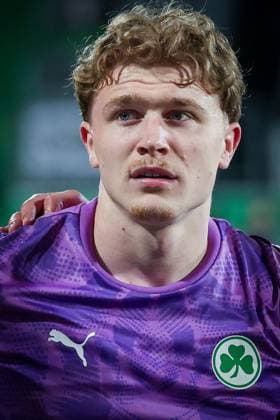 Silas Joel Pruefrock 43 Spvgg Greuther Fuerth with the fans after the end of the match, Final cheer, Spvgg Greuther Fuerth vs SV Elversberg Football, Men, 2 Bundesliga, Season 2025 2026, Second round, Matchday 26, 13 03 2026 DFB regulations prohibit any use of photographs as image sequences and or quasi video Fuerth Bayern Germany Copyright: xkolbert-press MartinxAgüerax