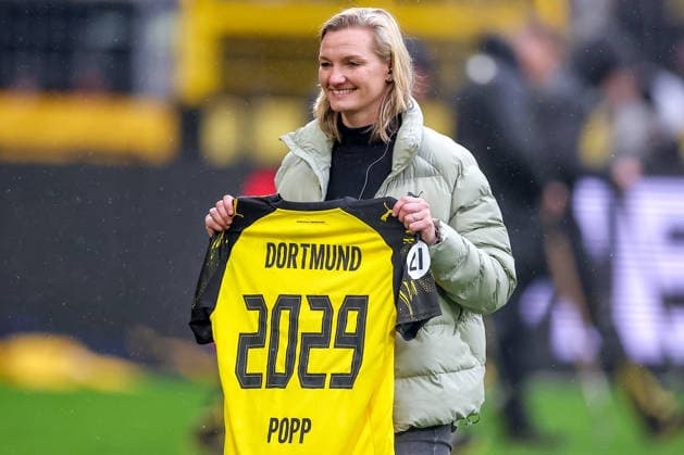 14 03 2026, Football, Borussia Dortmund FC Augsburg, 1 Soccer Bundesliga, Matchday 26, Signal Iduna Park, Season 2025 2026 Alexandra Popp joins BVB DFB regulations prohibit any use of photographs as image sequences and or quasi video Nordrhein Westfalen Germany