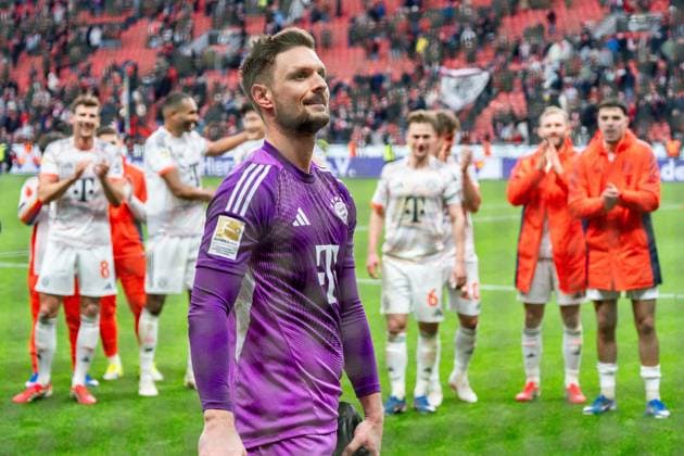 14 03 2026, Bayer 04 Leverkusen vs FC Bayern Munich, 1 Bundesliga, Matchday 26 Sven Ulreich FC Bayern Muenchen, 26 celebrates after the final whistle with Harry Kane FC Bayern Muenchen, 9 Leon Goretzka FC Bayern Muenchen, 8 Dayot Upamecano FC Bayern Muenchen, 2 Important note According to the regulations of the DFL German Football League and the DFB German Football Association, it is prohibited to use photographs taken in the stadium and or of the match in the form of sequential images and or video-like photo series Copyright: xBahhoxKarax
