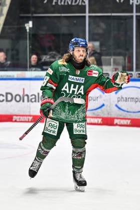 Penny DEL Augsburger Panther Grizzlys Wolfsburg, 15 03 2026 AUGSBURG, GERMANY 15 MARCH Panther cheers after Anthony LOUIS Augsburger Panther 18 goal goal scorer joy Happy during the match between the Augsburger Panther and the Grizzlys Wolfsburg on matchday 52 of the Penny DEL at Curt Frenzel Stadium Copyright: xBEAUTIFULxSPORTS Goldbergx