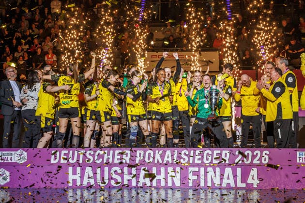 Award ceremony BVB Dortmund winner, first-placed, gold medal jubilation, 15 03 2026, Stuttgart Germany , Handball Women, Final4 2025, Final, HSG Bensheim Auerbach BVB Dortmund xprx