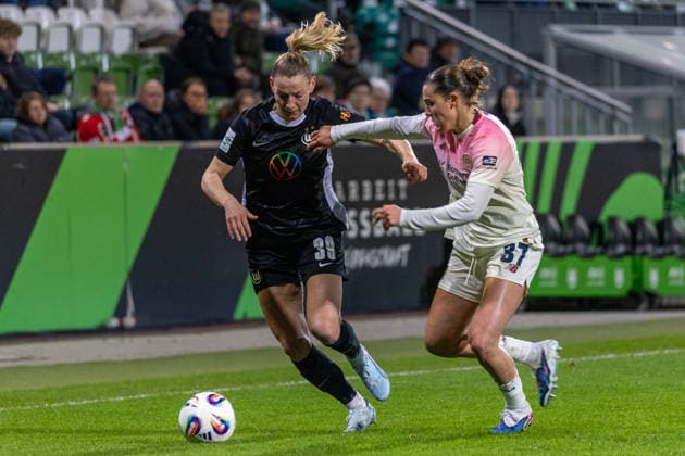 Germany, Google Pixel Womens Bundesliga, Season 2025 2026, Matchday 20, AOK Stadion, VfL Wolfsburg vs Bayer 04 Leverkusen, Linder Sarai VfL Wolfsburg, 39 in duel against Wamser Carlotta Bayer 04 Leverkusen, 37 Copyright: xMichellexLukax