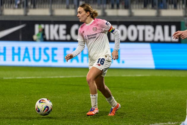 Germany, Google Pixel Womens Bundesliga, Season 2025 2026, Matchday 20, AOK Stadium, VfL Wolfsburg vs Bayer 04 Leverkusen, Zdebel Sofie Bayer 04 Leverkusen, 16 Copyright: xMichellexLukax
