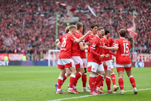 15 03 2026, xrekx, Fußball 2 Bundesliga, 1 FC Kaiserslautern Karlsruher SC v l Torjubel nach dem Tor zum celebrating the goal celebrate 1 0 durch Semih Sahin 1 FC Kaiserslautern DFL DFB REGULATIONS PROHIBIT ANY USE OF PHOTOGRAPHS as IMAGE SEQUENCES and or QUASI VIDEO Kaiserslautern