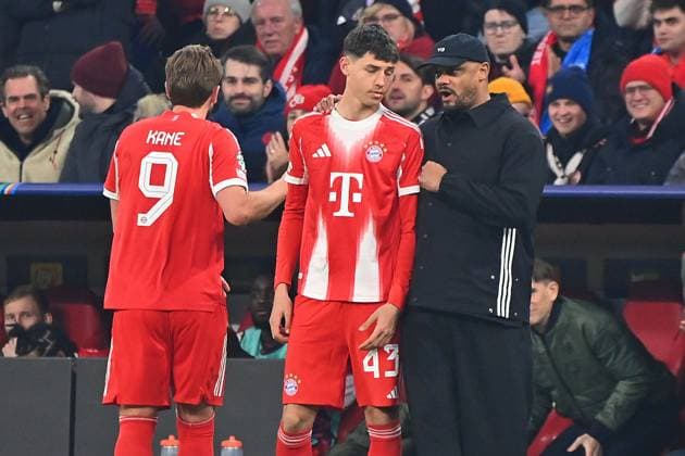 Substitution Filip PAVIC Bayern Muenchen , with coach Vincent KOMPANY Bayern Muenchen , Substitution Harry KANE Bayern Muenchen Football Champions League,Season 2025 26, Round of 16 FC Bayern Muenchen Atalanta Bergamo 4 1 on 18 03 2026 A L L I A N Z A R E N A