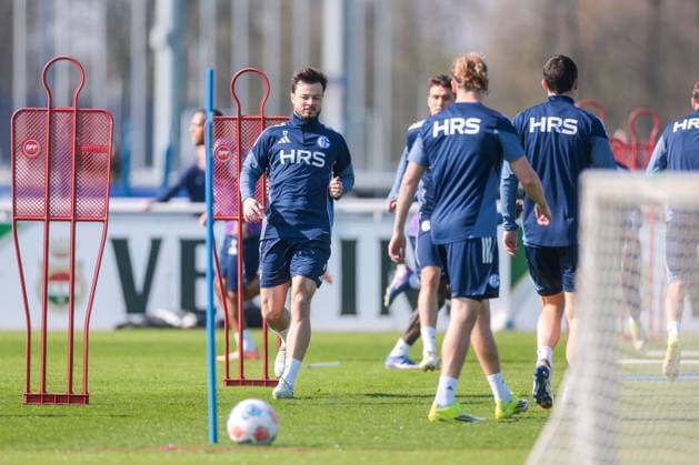 19 03 2026, Football, Training of FC Schalke 04 Adrian Gantenbein FC Schalke 04 Gelsenkirchen Training ground FC Schalke 04 NRW Germany xRHR PHOTO YYx Copyright: RHR-FOTOx RHR-FOTO YY