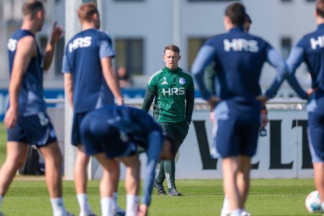 19 03 2026, Football, Training of FC Schalke 04 Co Coach Eddie Lattimore FC Schalke 04 Gelsenkirchen Training ground FC Schalke 04 NRW Germany xRHR PHOTO YYx Copyright: RHR-FOTOx RHR-FOTO YY