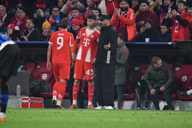 18 03 2026, Allianz Arena, Munich, Champions League, FC Bayern Munich vs Atalanta Bergamo , in the picture Harry Kane Munich , Filip Pavic Munich , Coach Vincent Kompany Munich Photo by Midori Ikenouchi Hasan Bratic DeFodi Images