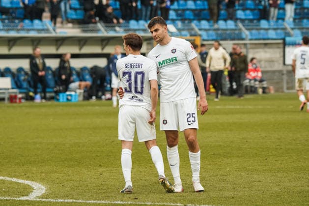 Germany Soccer 3 Liga 2025 2026 , Matchday 30 SV Waldhof Mannheim vs FC Erzgebirge Aue Carl Benz Stadion Mannheim Moritz Seiffert FC Erzgebirge Aue, 30 Tristan Zobel FC Erzgebirge Aue, 25 Emotions, Gestures Copyright: xBennetxLongx
