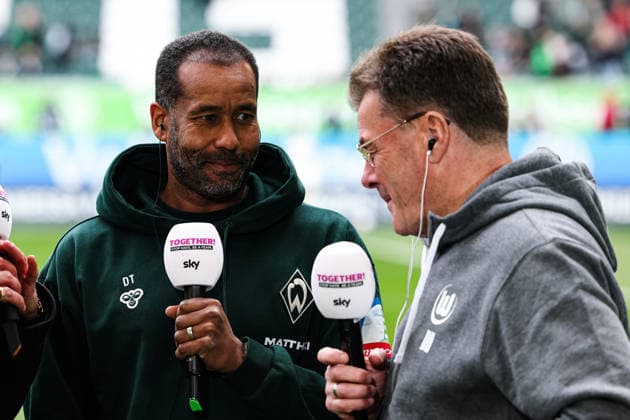 Coach Daniel Thioune Werder Bremen and Coach Dieter Hecking VfL Wolfsburg 1 Soccer Bundesliga Season 2025 2026 VfL Wolfsburg vs Werder Bremen at the Volkswagen Arena in Wolfsburg Soccer,Germany,Man,Men,21 03 2026