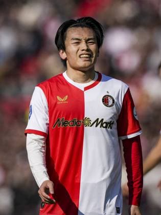 ROTTERDAM - Ayase Ueda of Feyenoord during the Dutch Eredivisie match between Feyenoord and AFC Ajax at Feyenoord stadium De Kuip on March 22, 2026 in Rotterdam, the Netherlands. TOBIAS KLEUVER ANP Eredivisie 2025-2026 xVIxANPxSportx xxANPxIVx 554077110 originalFilename: 554077110