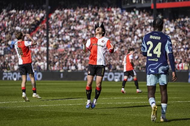 ROTTERDAM - Ayase Ueda of Feyenoord during the Dutch Eredivisie match between Feyenoord and AFC Ajax at Feyenoord stadium De Kuip on March 22, 2026 in Rotterdam, the Netherlands. TOBIAS KLEUVER ANP Eredivisie 2025-2026 xVIxANPxSportx xxANPxIVx 554077121 originalFilename: 554077121