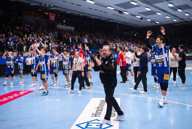DAIKIN HBL HANDBALL MEN 1 BL 25 GAME DAY THSV EISENACH RHEIN NECKAR LÖWEN FOR EDITORIAL PURPOSES ONLY p 13 03 2026 Eisenach DAIKIN HBL Handball 1 Bundesliga Herren Saison 2025 2026 25 Spieltag Werner Assmann Halle ThSV Eisenach Rhein Neckar Löwen im Foto Eisenachers jubilation after the draw,, here Rene Witte, Managing Director of ThSV Eisenach Germany Thuringia Eisenach Copyright SaschaxFromm Copyright: SaschaxFromm doc84ysuxz45mr1fwl1avnq ,EDITORIAL USE ONLY Copyright: SaschaxFromm