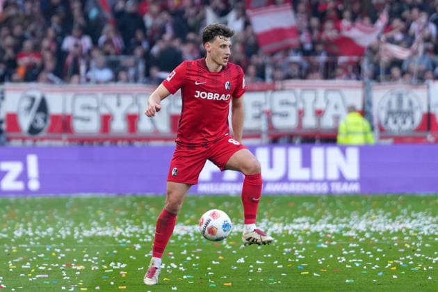 Maximilian Eggestein SC Freiburg, 08 on the ball , Germany, Football, 1 Bundesliga, Matchday 27, 2025 2026, FC St Pauli vs SC Freiburg, 22 03 2026, Millerntor Stadion, Hamburg, Germany DFL REGULATIONS PROHIBIT ANY USE OF PHOTOGRAPHS AS IMAGE SEQUENCES AND OR QUASI VIDEO Hamburg Millerntor Stadion Hamburg Germany Copyright: xArnexAmbergx