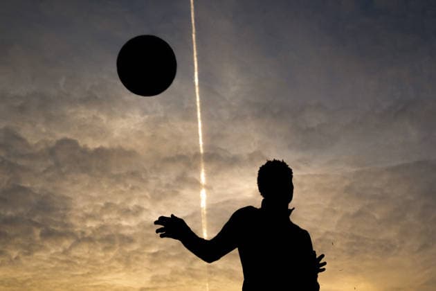 260323 The silhouette of Antonio Nusa of the Norwegian national football team during a training session on March 23, 2026 in Wijdewormer Photo Vegard Grott BILDBYRAN kod VG VG0897 bbeng fotball football soccer fotboll norge norway trening träning training practice amsterdam genre  Copyright: VEGARDxGRoTT BB260323VG017