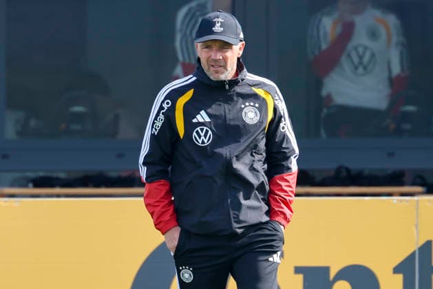 Assistant coach Alfred Schreuder Germany looks on, , Training of the German national soccer team, Home Ground on March 24, 2026 in Herzogenaurach, Germany Photo by Marco Steinbrenner DeFodi Images Assistant coach Alfred Schreuder Germany looks on, , Training of the German national soccer team, Home Ground, March 24, 2026 in Herzogenaurach, Germany Photo by Marco Steinbrenner DeFodi Images
