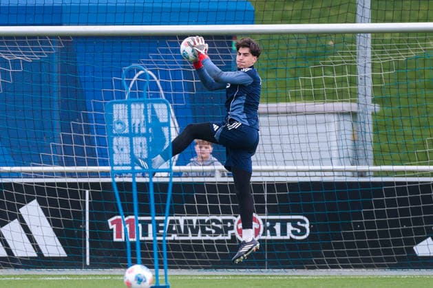 24 03 2026, Soccer, Training of FC Schalke 04 Goalkeeper Nick Bodon FC Schalke 04 Gelsenkirchen Training ground FC Schalke 04 NRW Germany xRHR PHOTO YYx Copyright: RHR-FOTOx RHR-FOTO YY